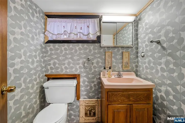 $565,000 | 29 Harding Avenue, North Arlington, NJ 07031