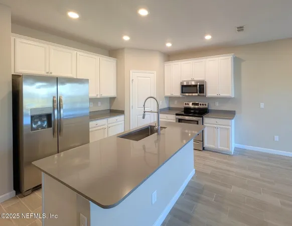 $2,600 | 383 Boracay Circle, St. Johns, FL 32259