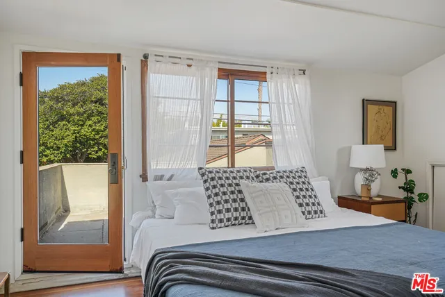 $2,350,000 | 4546 South Centinela Avenue, Los Angeles, CA 90066