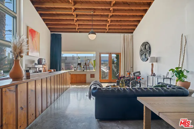 $2,350,000 | 4546 South Centinela Avenue, Los Angeles, CA 90066