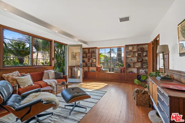$2,350,000 | 4546 South Centinela Avenue, Los Angeles, CA 90066