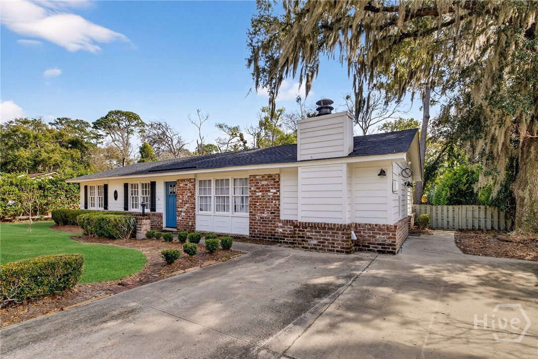 30 Cardinal Road Savannah, GA 31406 - Photo 3 of 61 Welcome Home! Grass has been digitally enhanced