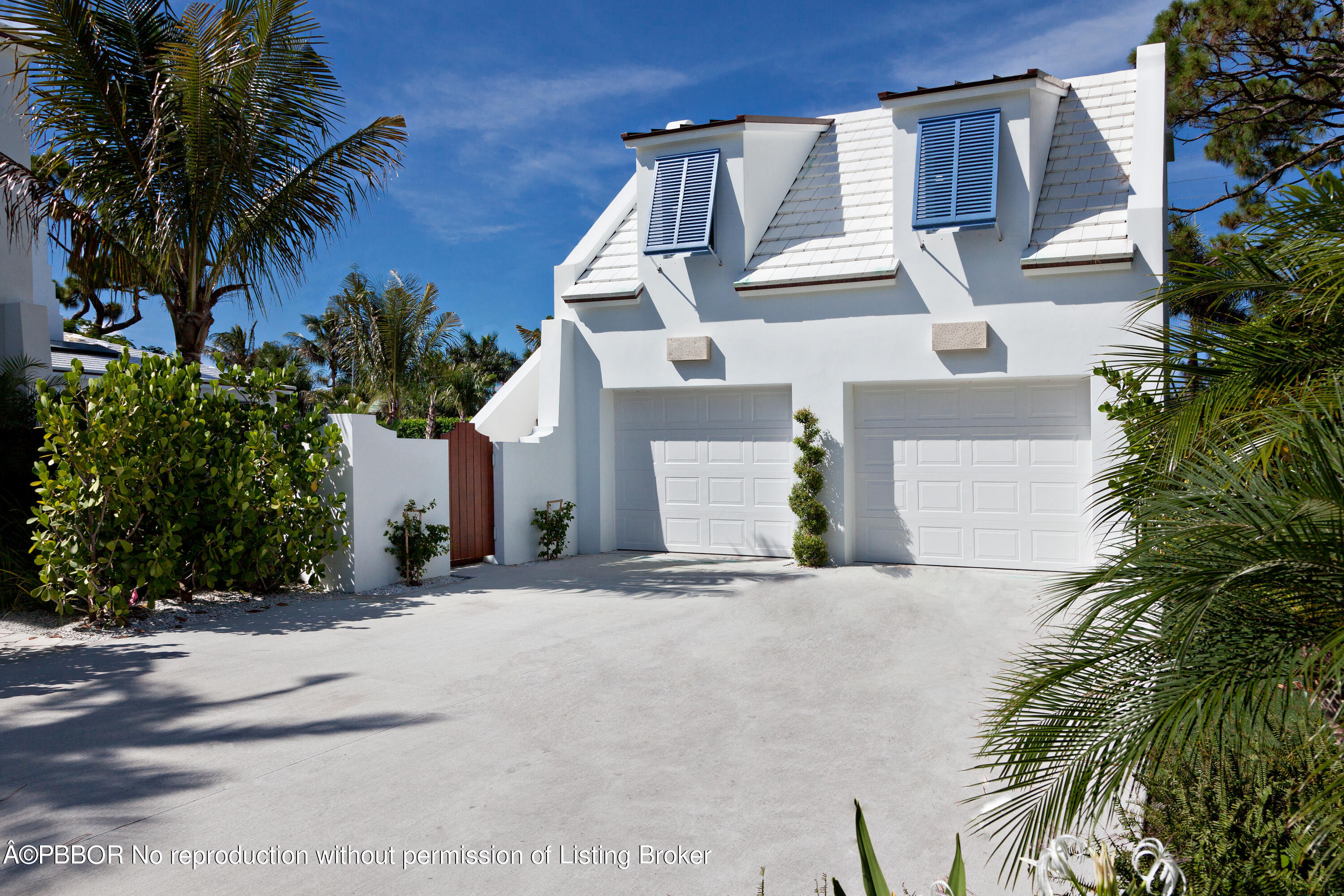 LLOYD_GARAGE_FRONT_01