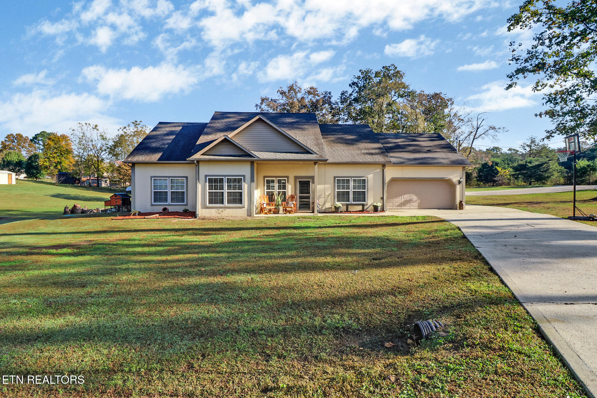 1803 Lawnville Road Kingston, TN 37763 - Photo 2 of 28 if1a4845-if1a4849