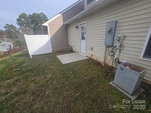 $1,690 | 639 Fawnborough Court, Rock Hill, SC 29732