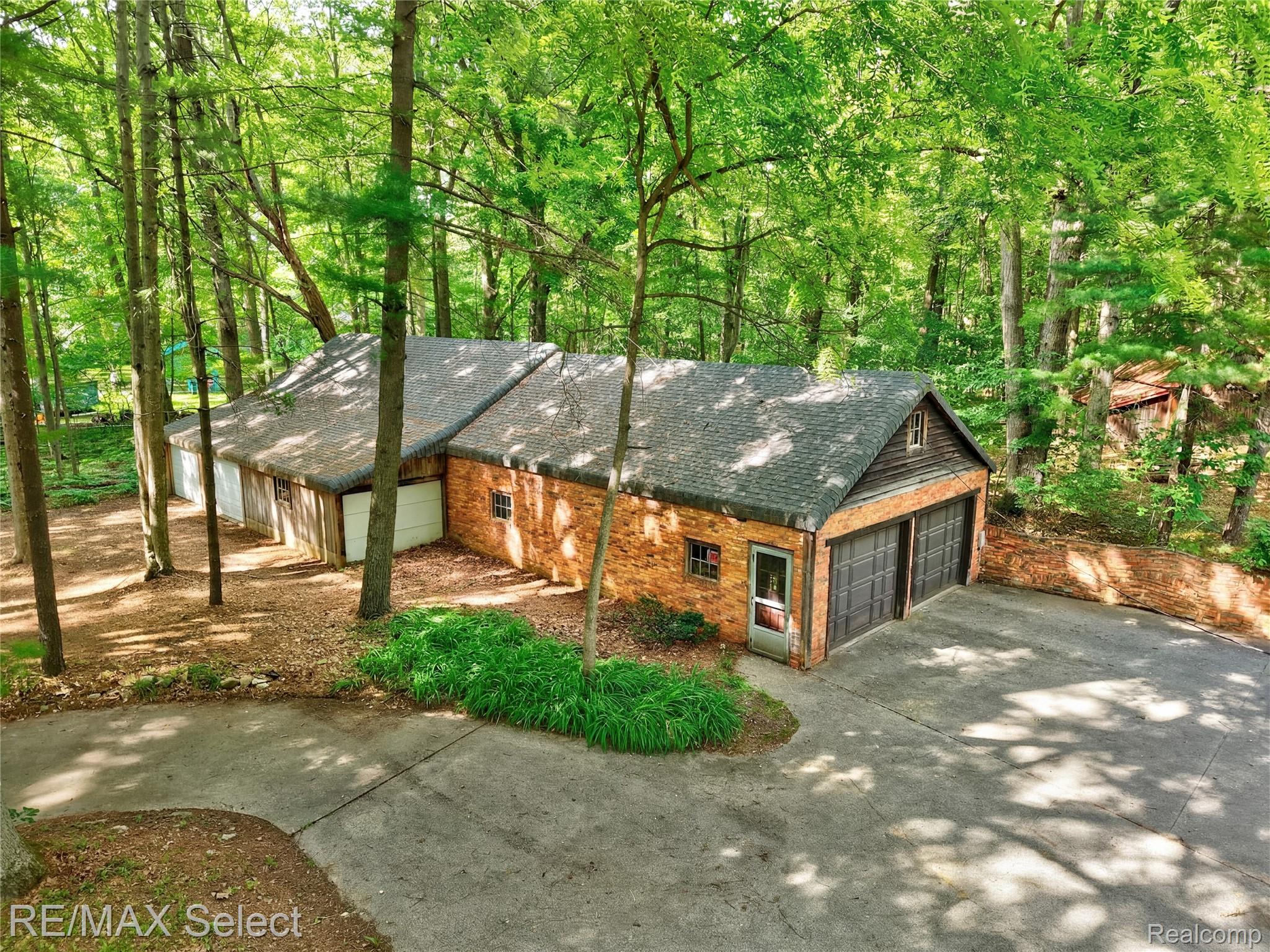 3471 South Towerline Road Bridgeport, MI 48722 - Photo 5 of 55 3471 S Towerline Rd 03.JPG