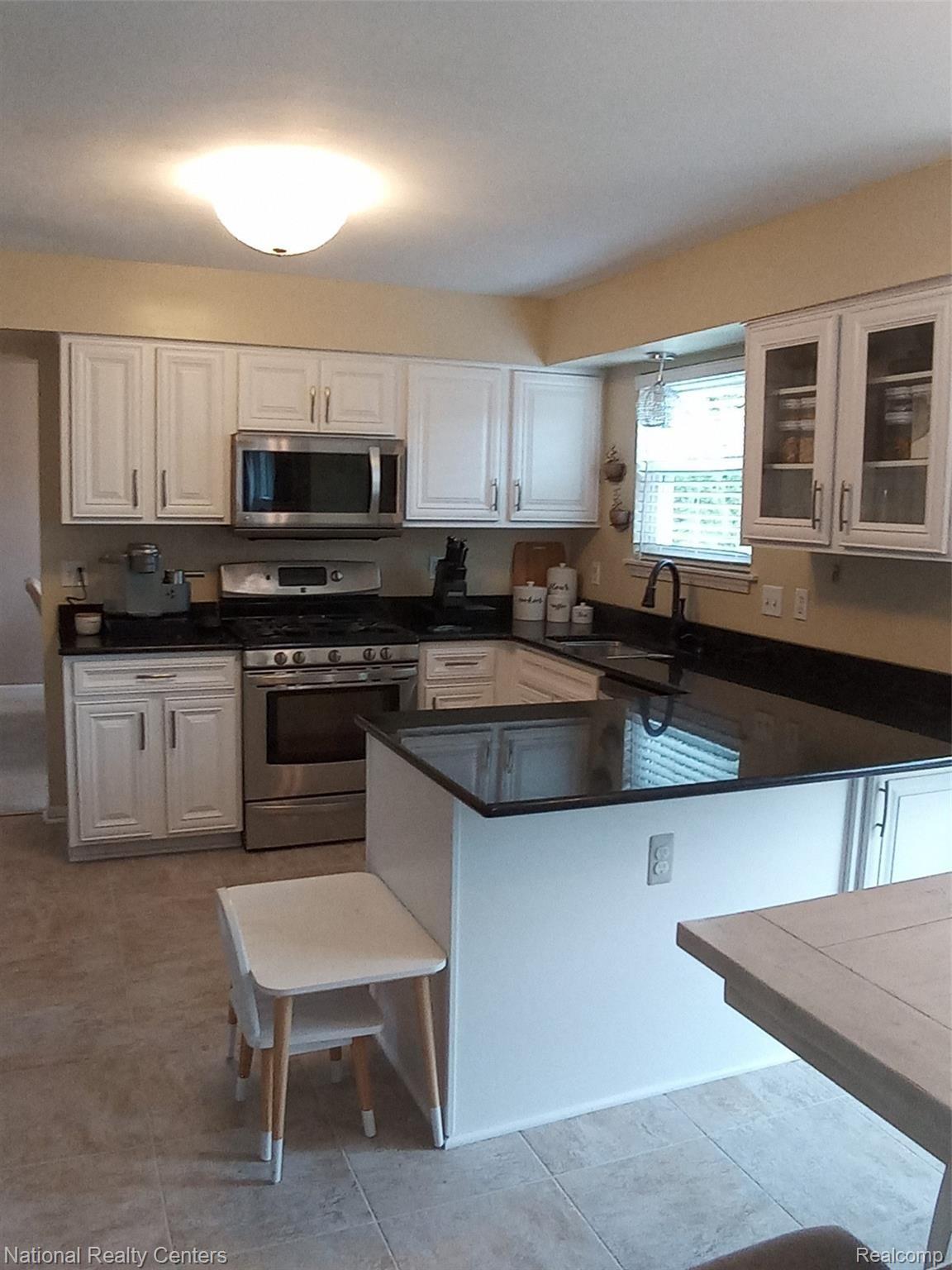 3505 Riverside Drive Canton, MI 48188 - Photo 5 of 44 20210526_171520 - Copy.jpg