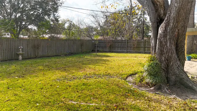 $165,000 | 907 Peach Street, El Campo, TX 77437