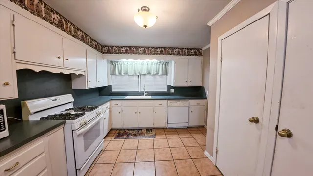 $165,000 | 907 Peach Street, El Campo, TX 77437