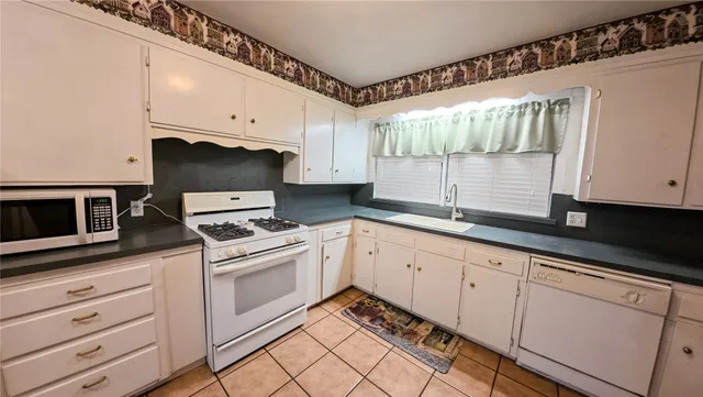 $165,000 | 907 Peach Street, El Campo, TX 77437