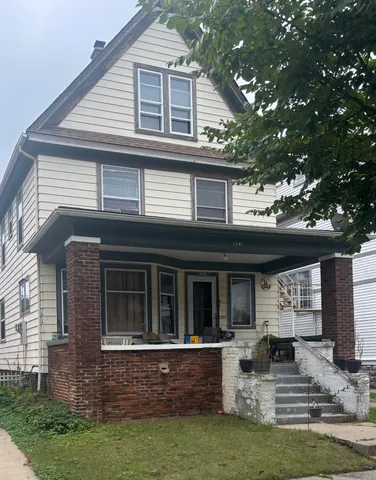 $169,900 | 1041 College Avenue, Racine, WI 53403
