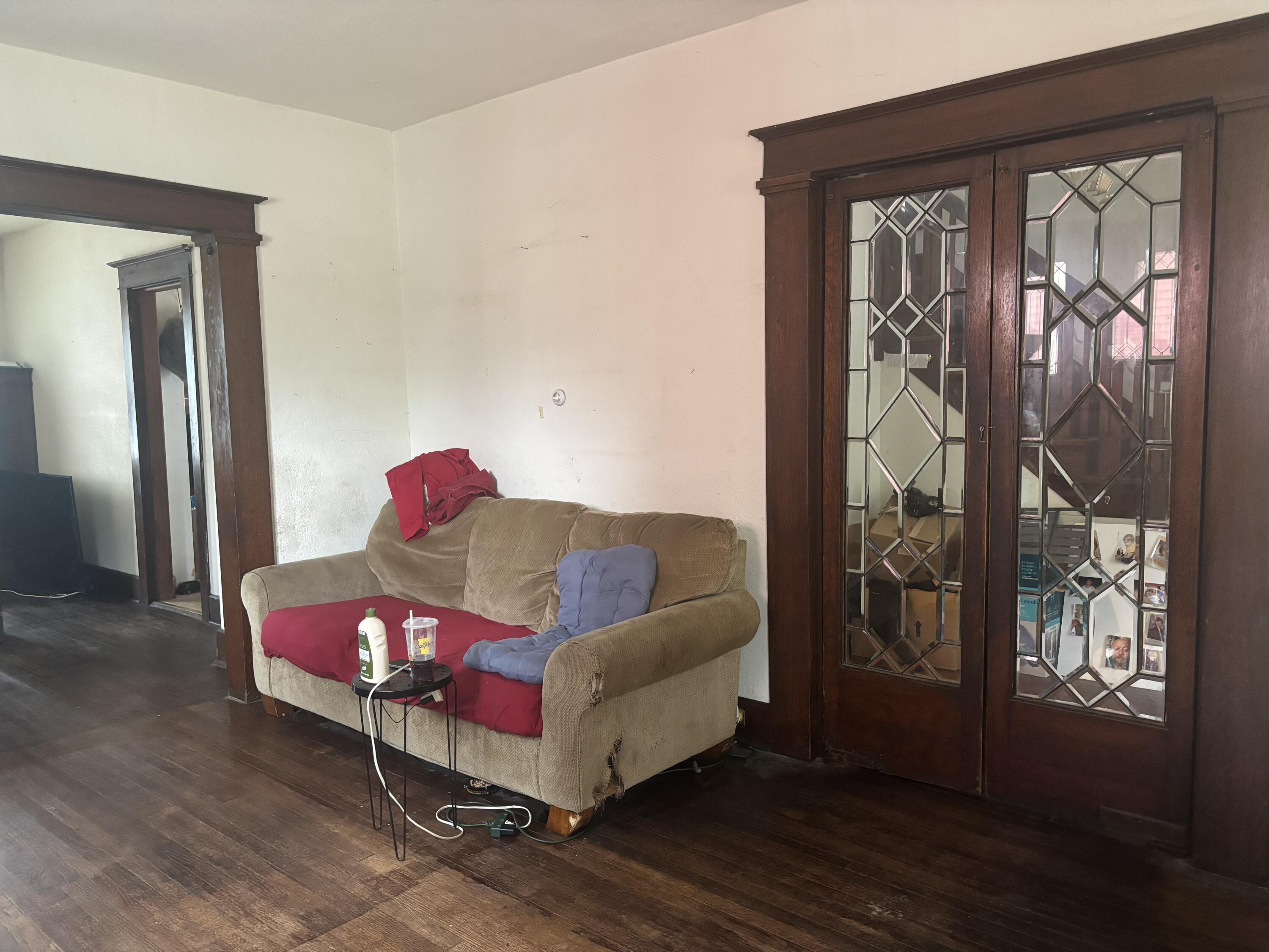 1041 College Avenue Racine, WI 53403 - Photo 2 of 21 IMG_5499