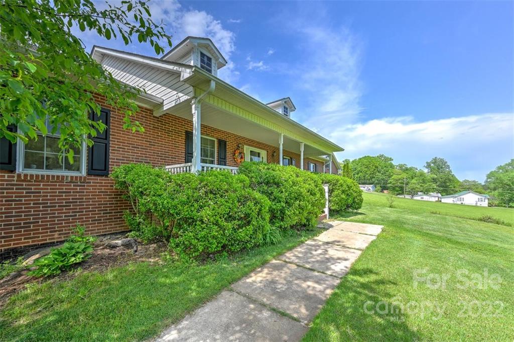 92 Marterdan Ridge Marion, NC 28752 - Photo 2 of 28 Gallery Image 2