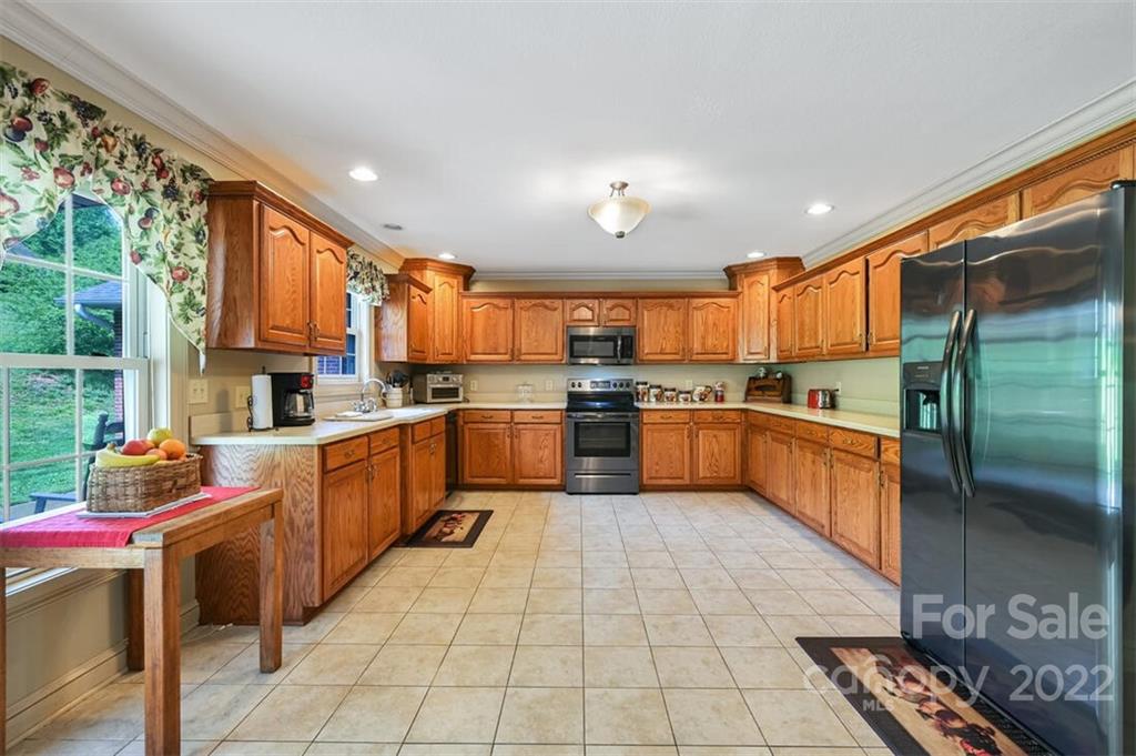 92 Marterdan Ridge Marion, NC 28752 - Photo 9 of 28 Gallery Image 9
