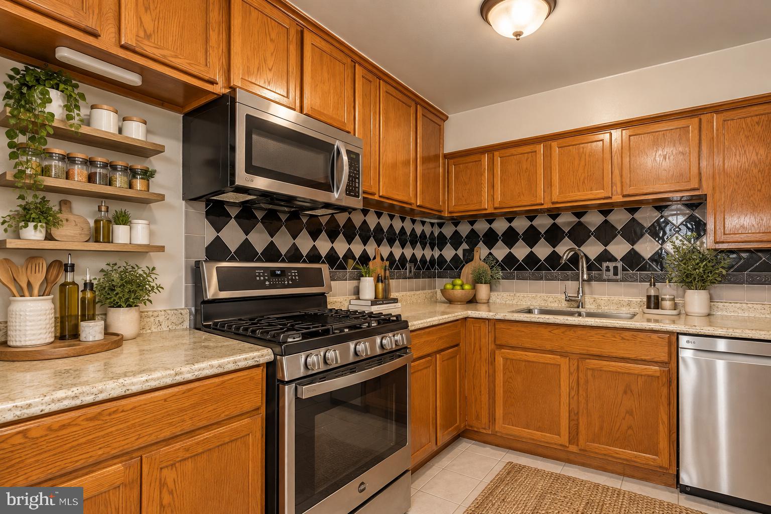 2638 Fort Farnsworth Road, Unit 118 Alexandria, VA 22303 - Photo 7 of 71 Kitchen