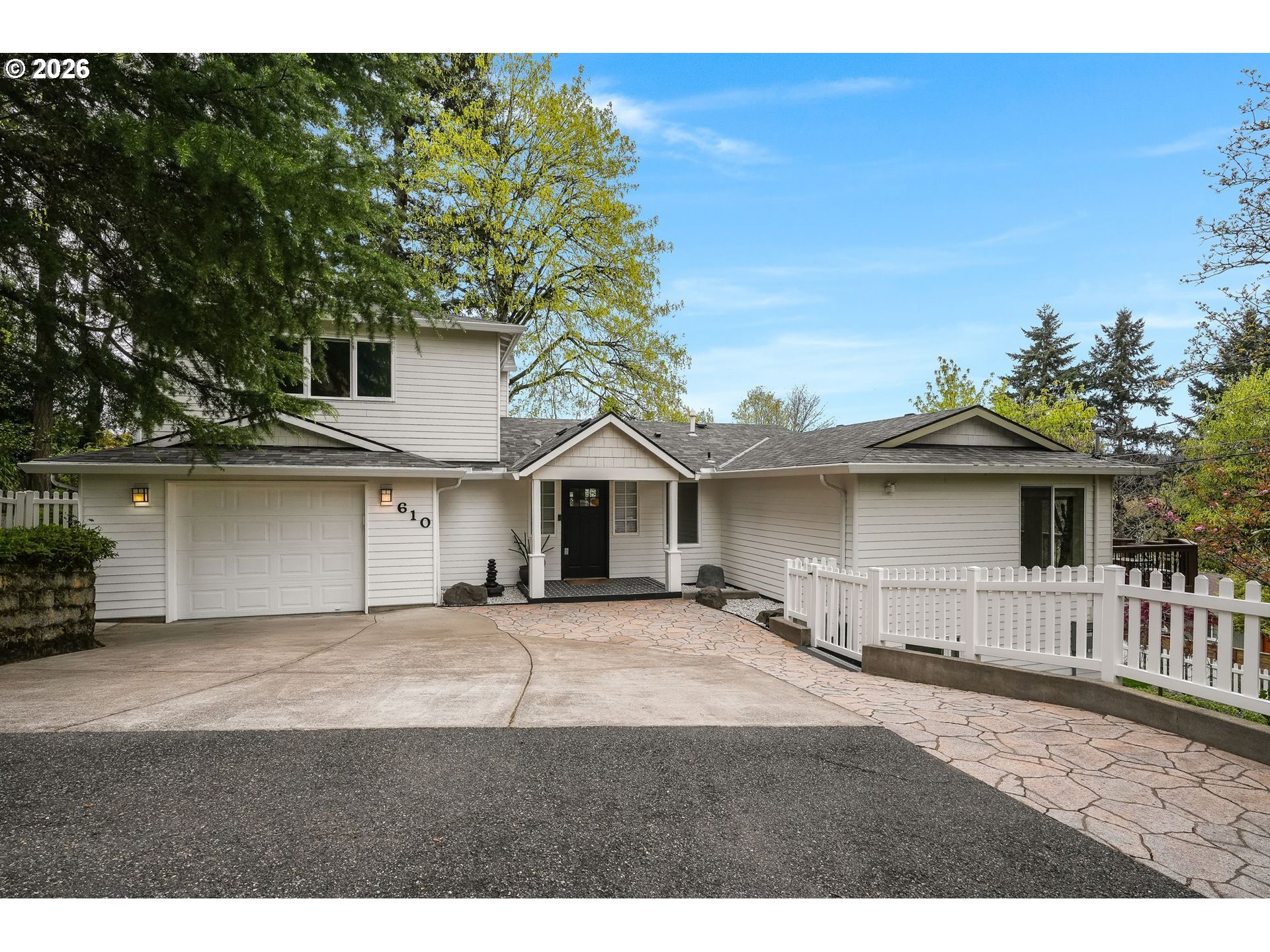 610 Southwest Primrose Street Portland, OR 97219 - Photo 2 of 27