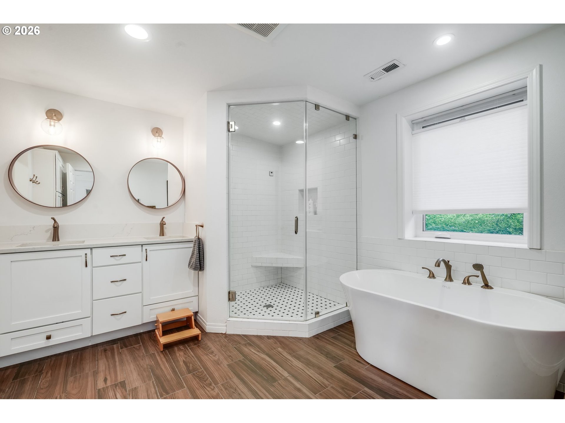 610 Southwest Primrose Street Portland, OR 97219 - Photo 7 of 27