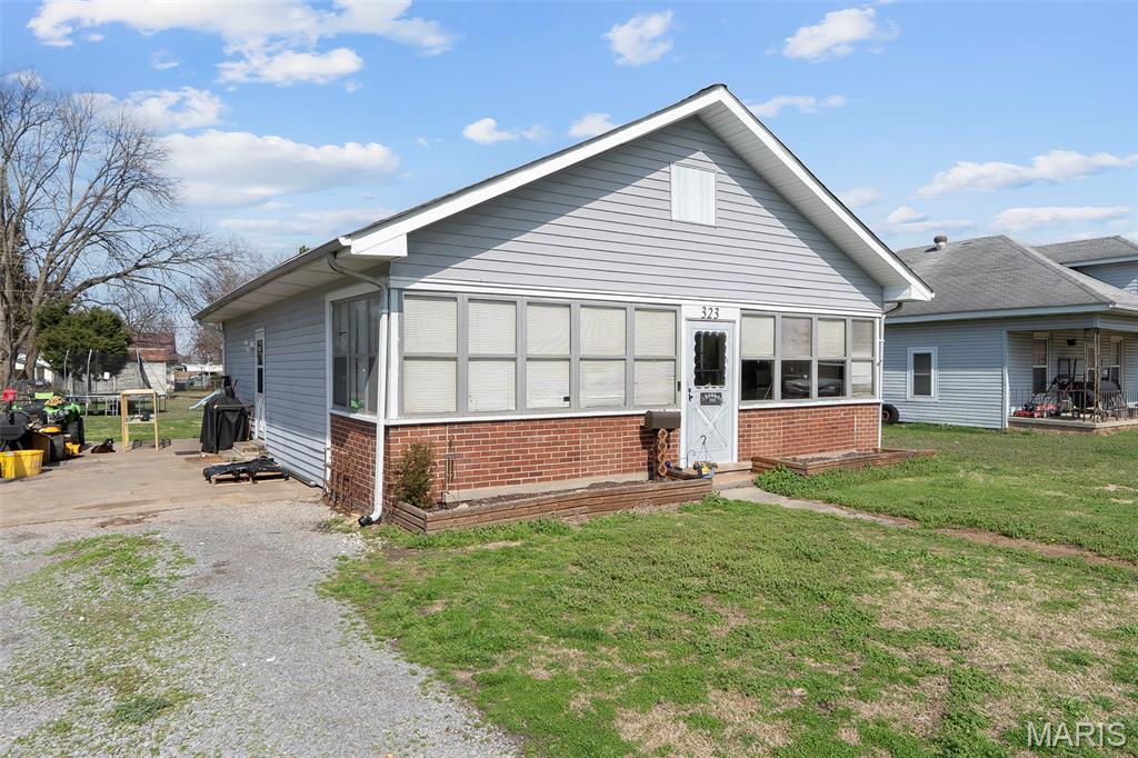 323 Wright Avenue Chaffee, MO 63740 - Photo 2 of 19