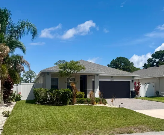 $575,000 | 3899 Southeast Lee Street, Stuart, FL 34997