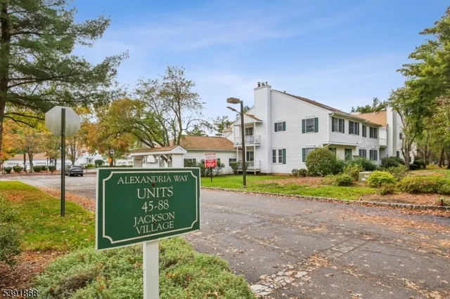 $405,000 | 49 Alexandria Way, Bernards, NJ 07920