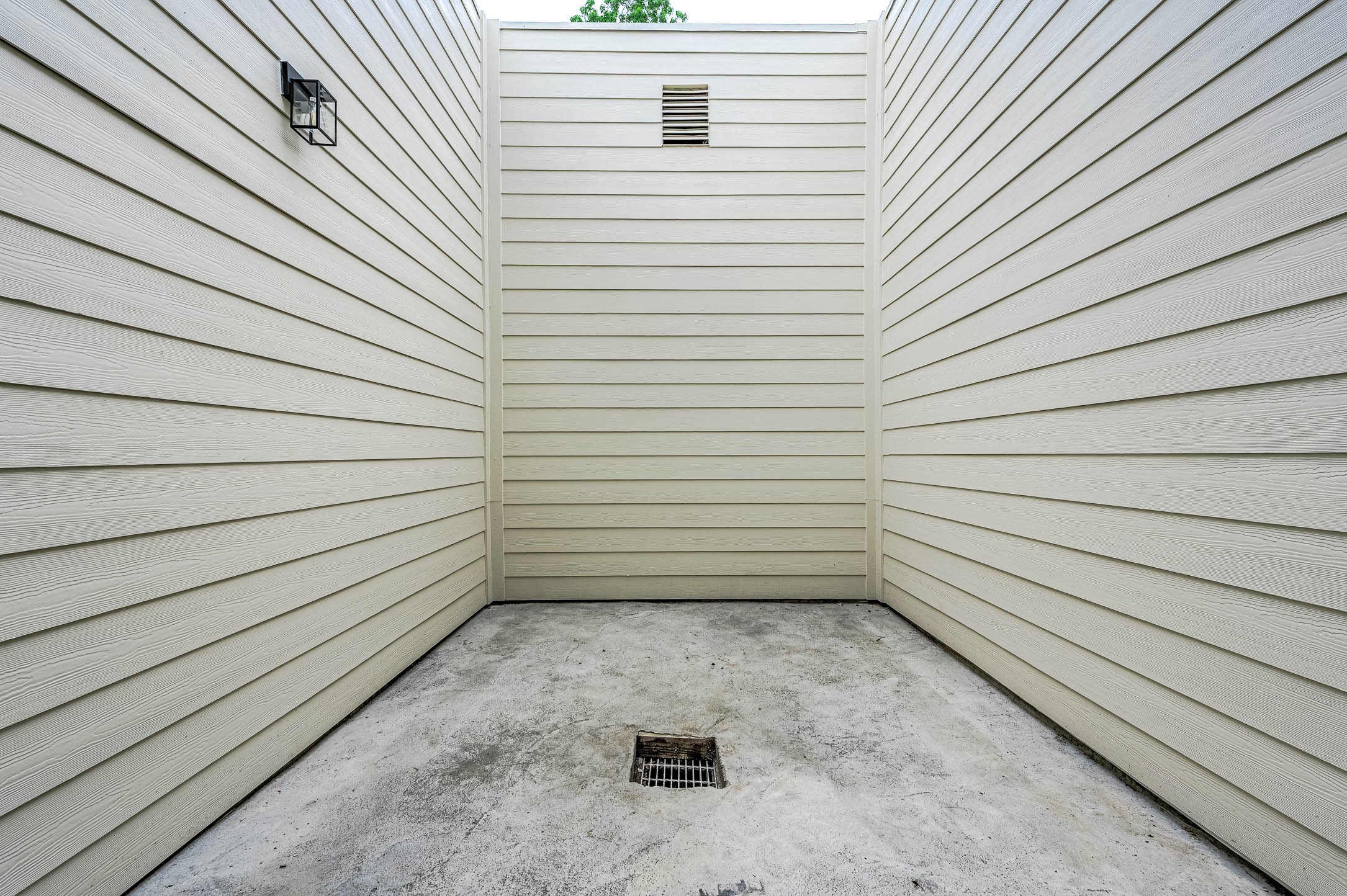 10402 Rancho Bernardo Lane Sugar Land, TX 77498 - Photo 16 of 30 a view of a small space