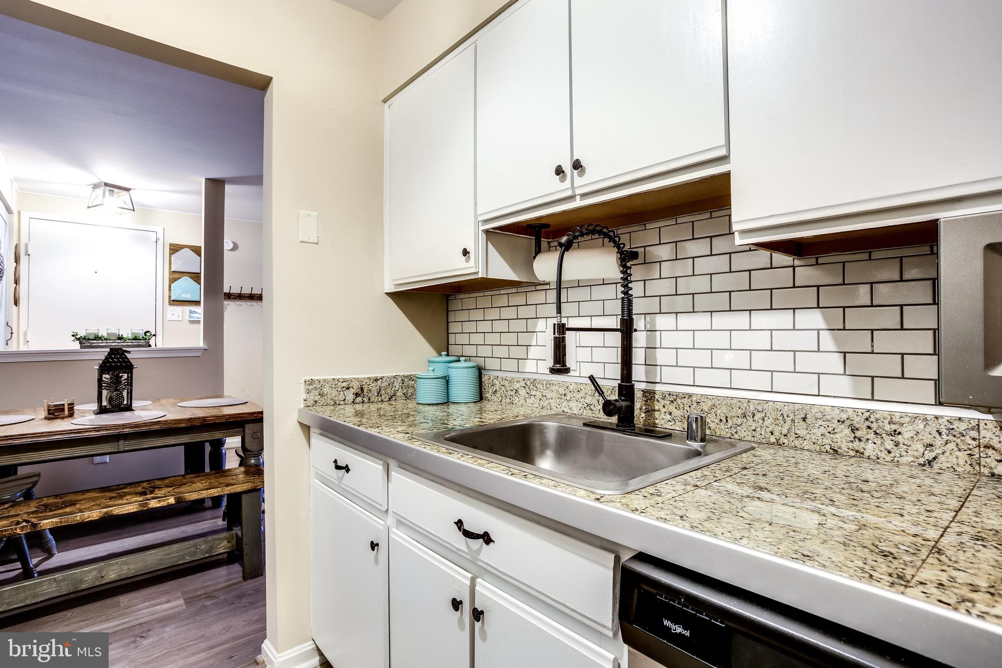 4924 Columbia Road, Unit 178 Columbia, MD 21044 - Photo 14 of 28 Updated kitchen