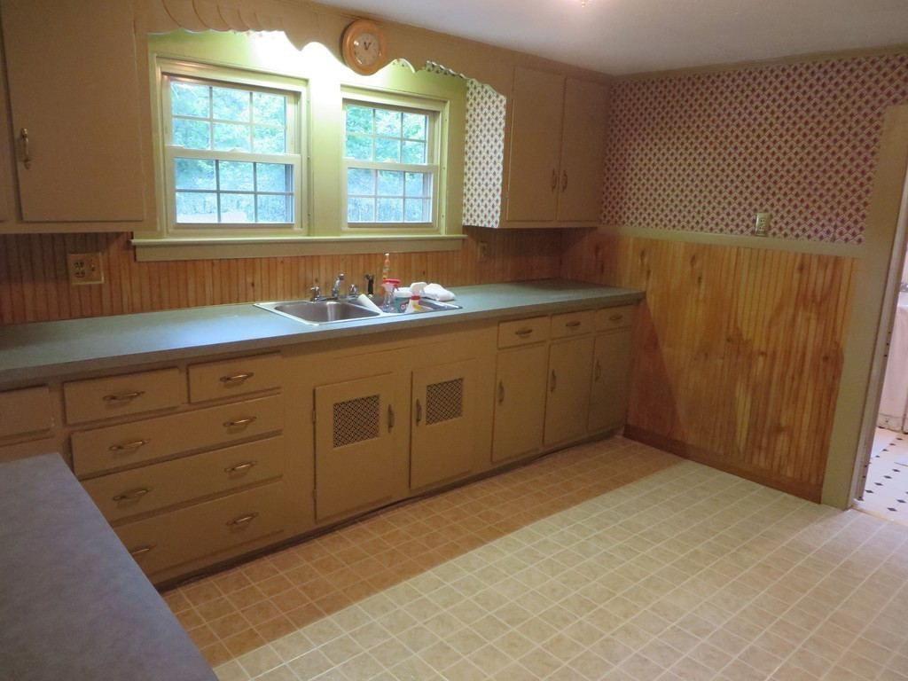 194 Turnpike Road Montague, MA 01351 - Photo 24 of 30 an empty room with window