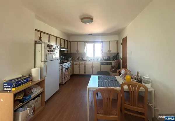 $1,099,000 | 525 Stuyvesant Avenue, Lyndhurst, NJ 07071