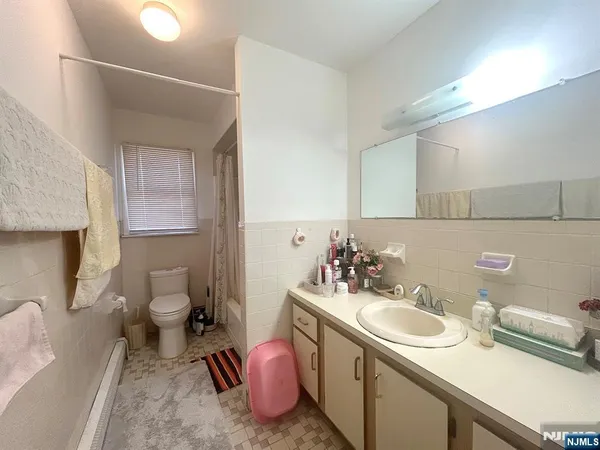 $1,099,000 | 525 Stuyvesant Avenue, Lyndhurst, NJ 07071