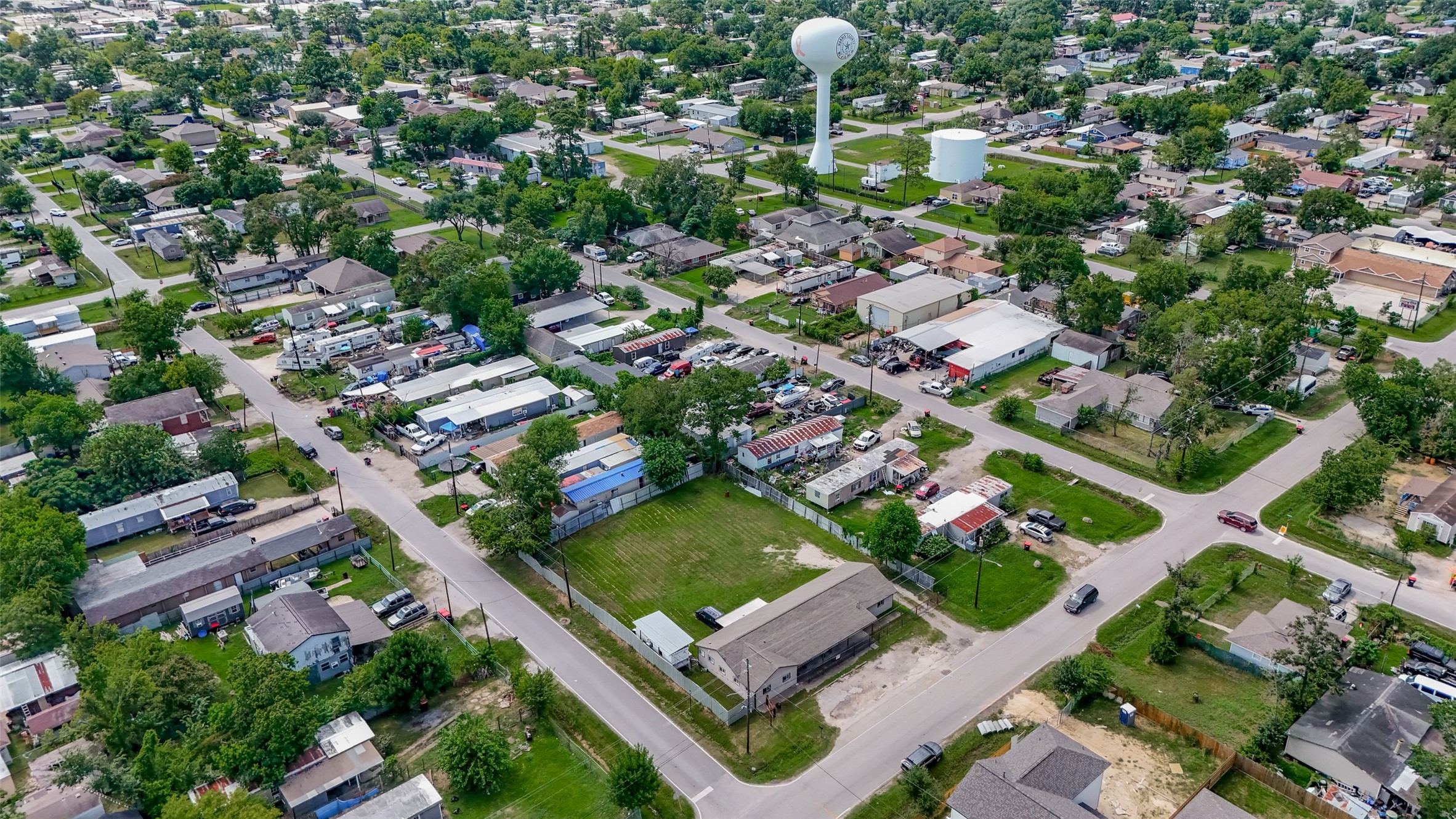 816 Barbara Mae Street Houston, TX 77015 - Photo 15 of 18 an aerial view of residential house with outdoor space and swimming pool