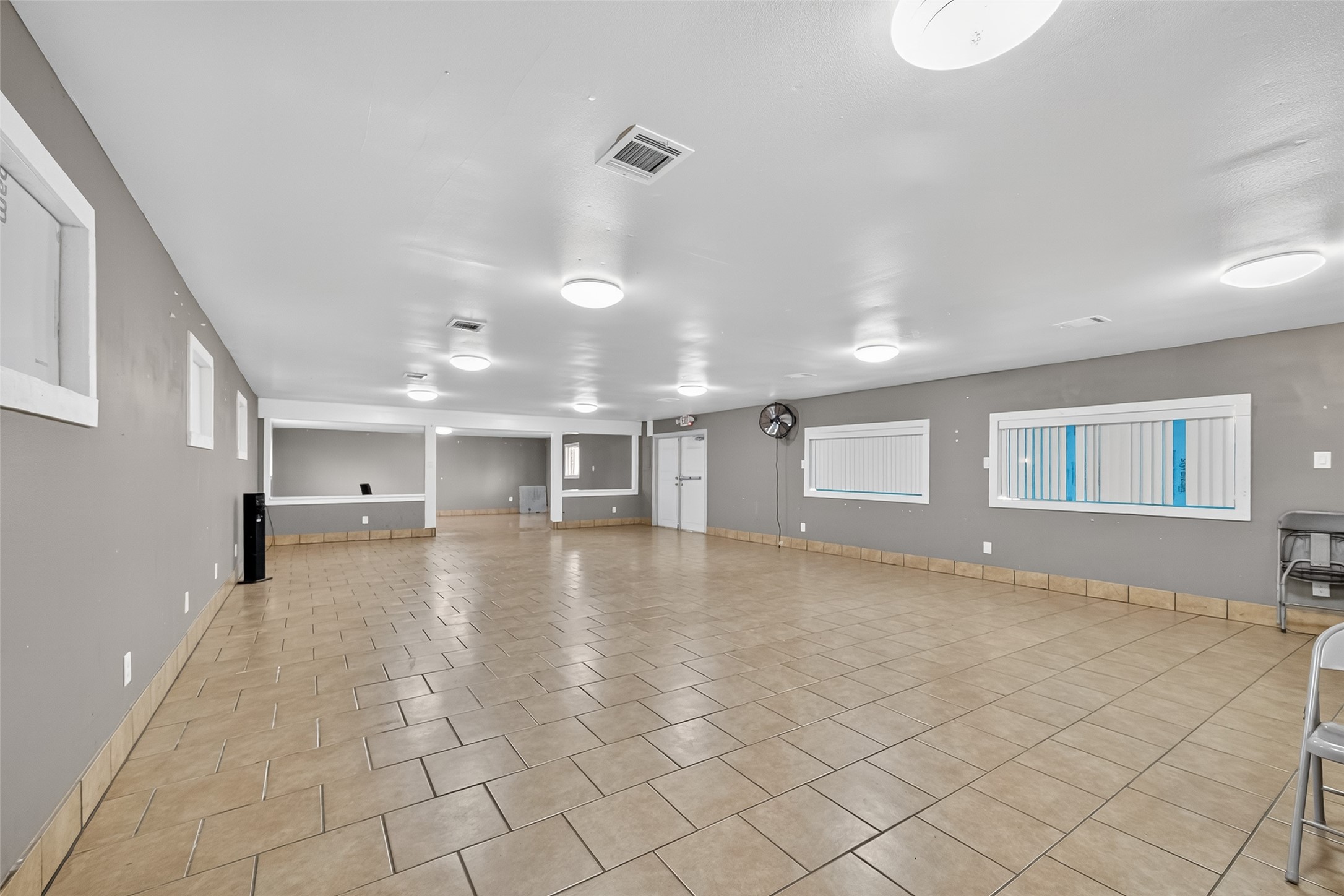 816 Barbara Mae Street Houston, TX 77015 - Photo 6 of 18 a view of a livingroom with a staircase