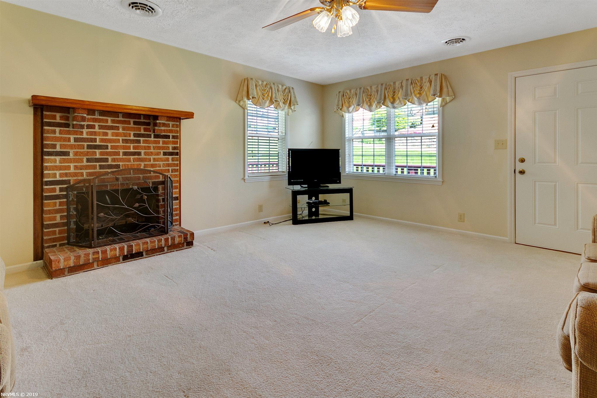 6431 New River Road Radford, VA 24141 - Photo 21 of 26 Gallery Image 21