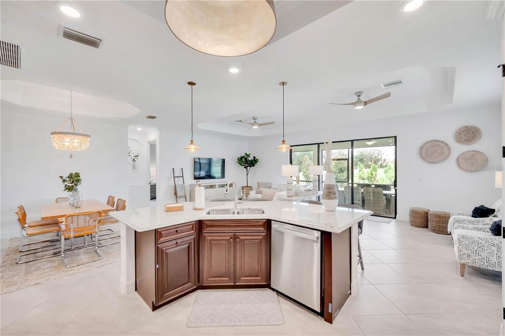 5822 Brandon Run Bradenton, FL 34211 - Photo 9 of 34 a large kitchen with a lot of counter space