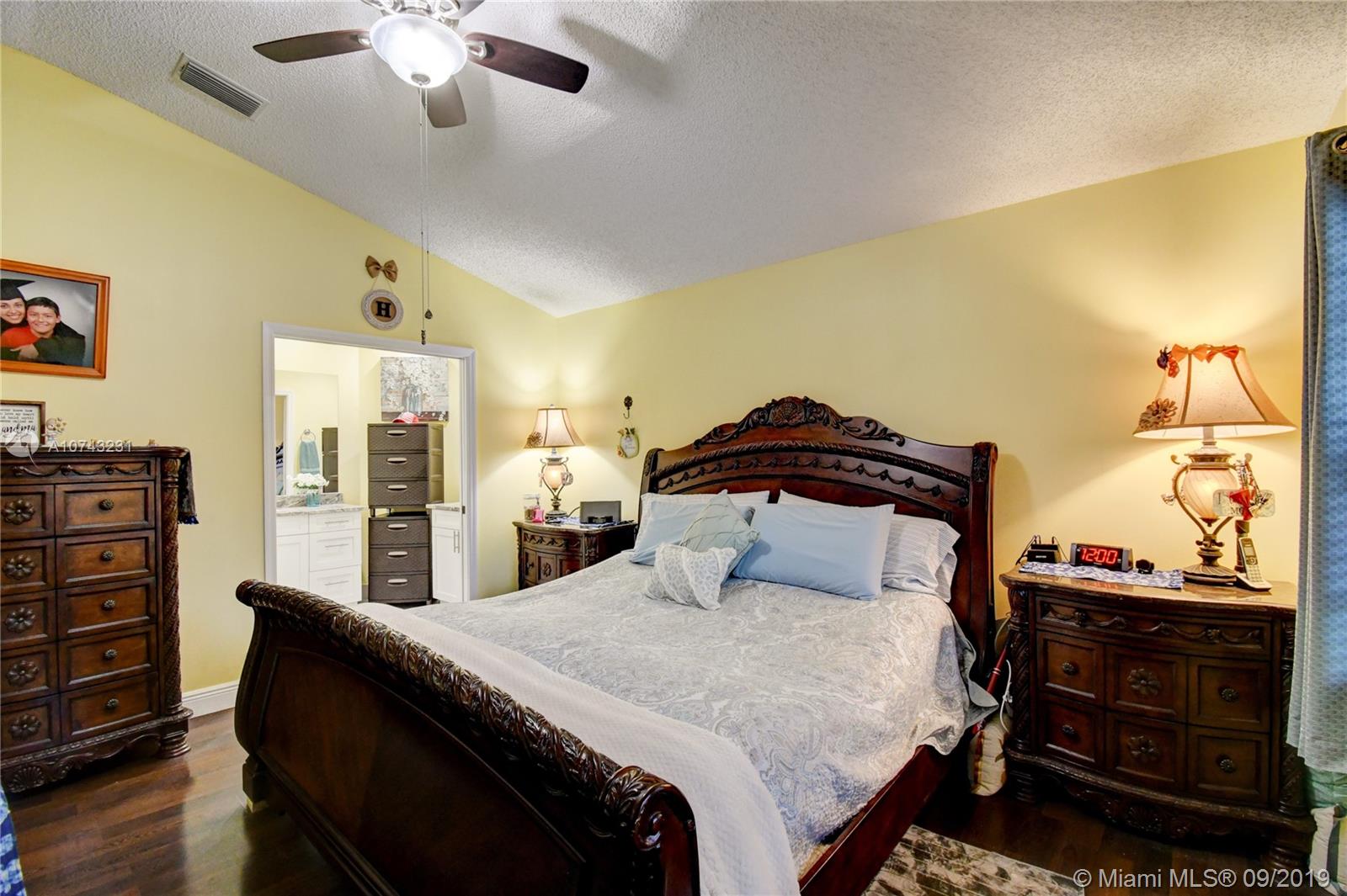 1033 Aviary Road Wellington, FL 33414 - Photo 18 of 36