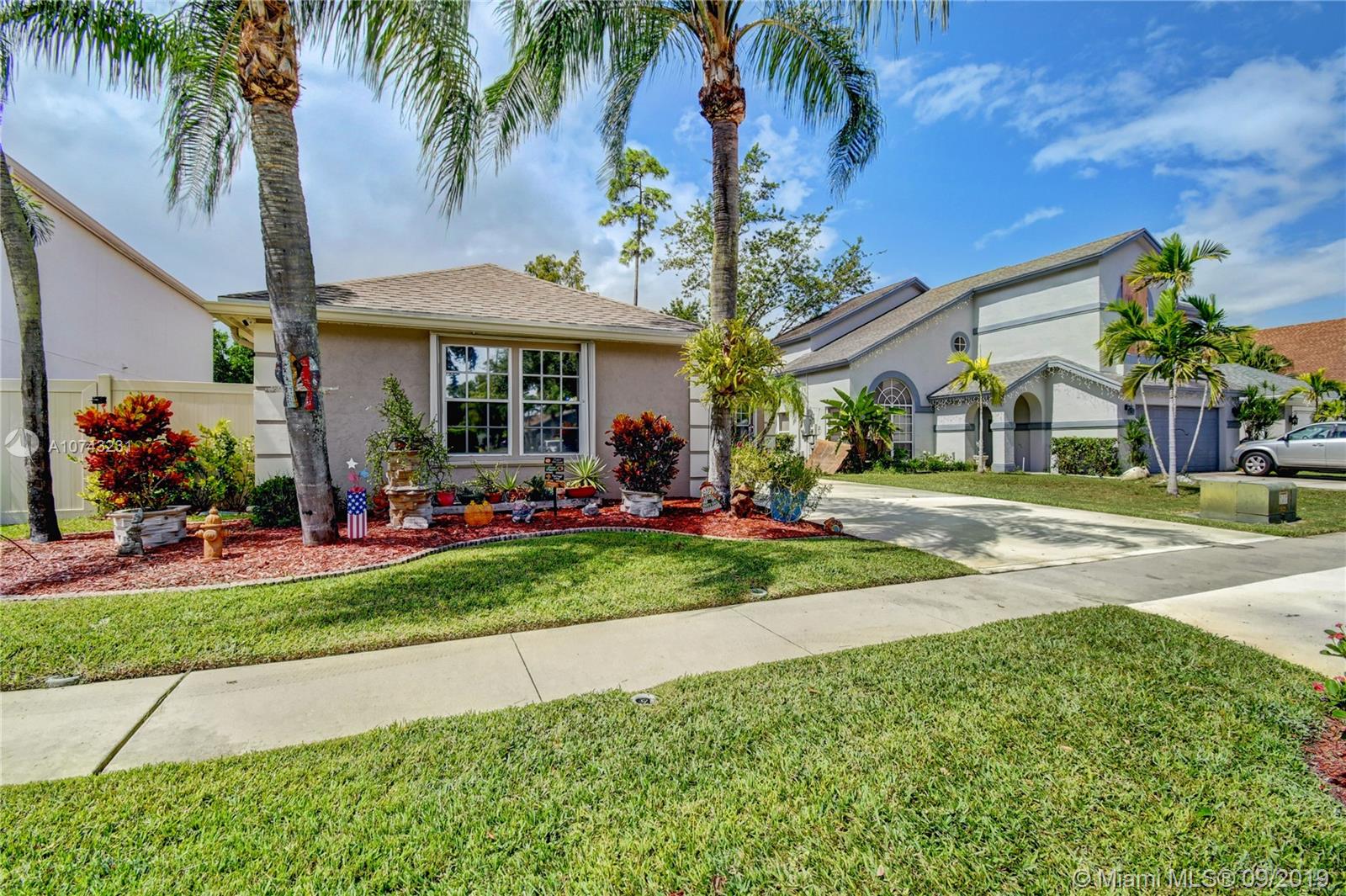 1033 Aviary Road Wellington, FL 33414 - Photo 4 of 36