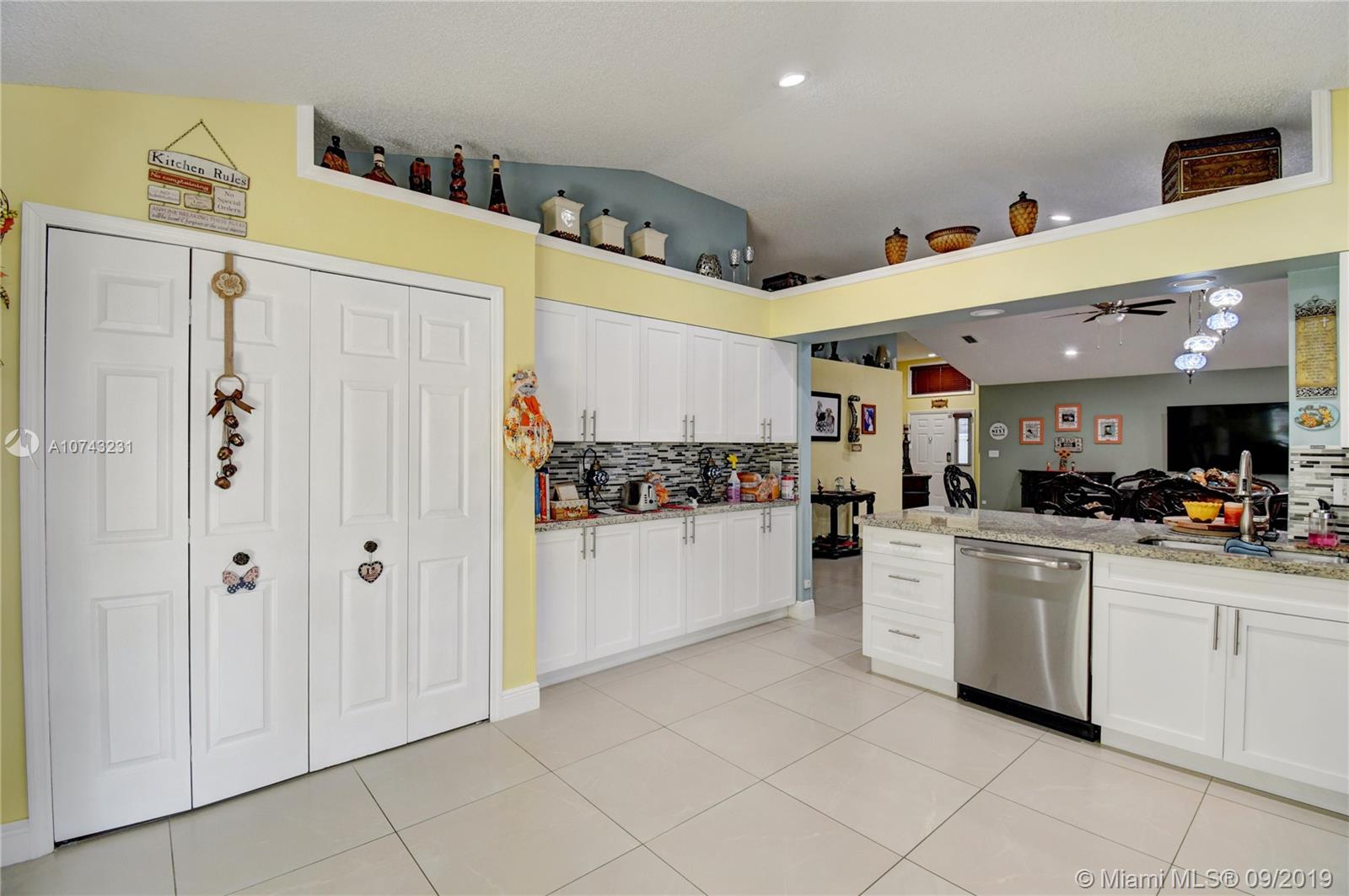 1033 Aviary Road Wellington, FL 33414 - Photo 9 of 36