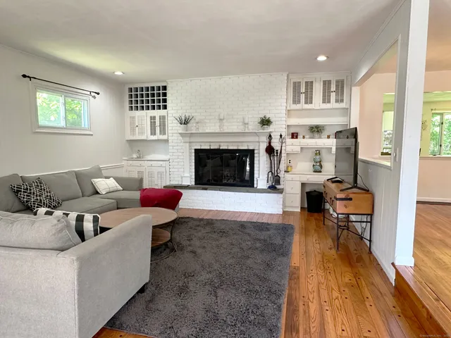 $4,500 | 39 Mohawk Drive, Norwalk, CT 06851