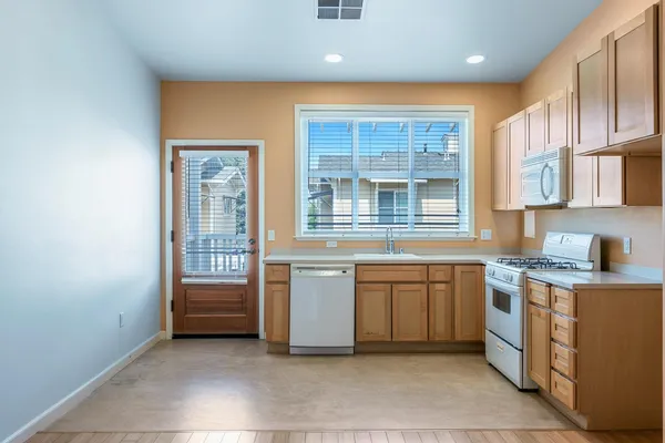 $270,000 | 2658 East Alluvial Avenue, Unit 220, Fresno, CA 93720