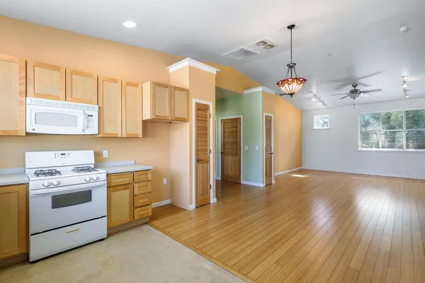 $270,000 | 2658 East Alluvial Avenue, Unit 220, Fresno, CA 93720