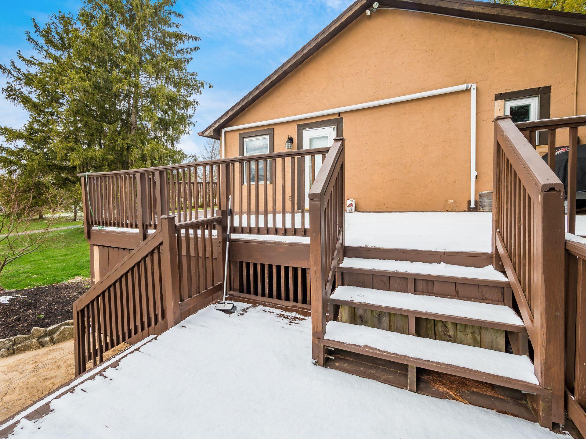 6029 Moore Road Delaware, OH 43015 - Photo 39 of 61 Deck