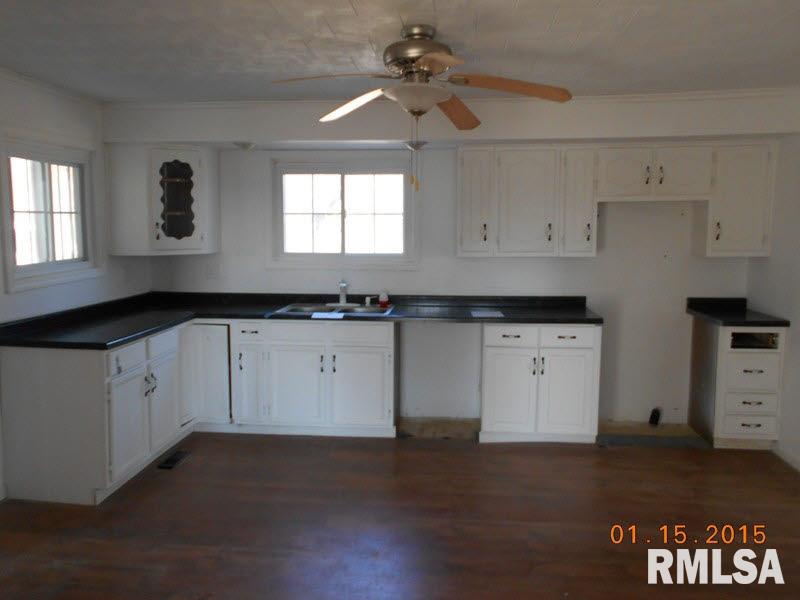 6533 Grosbeak Road Tamaroa, IL 62888 - Photo 3 of 9