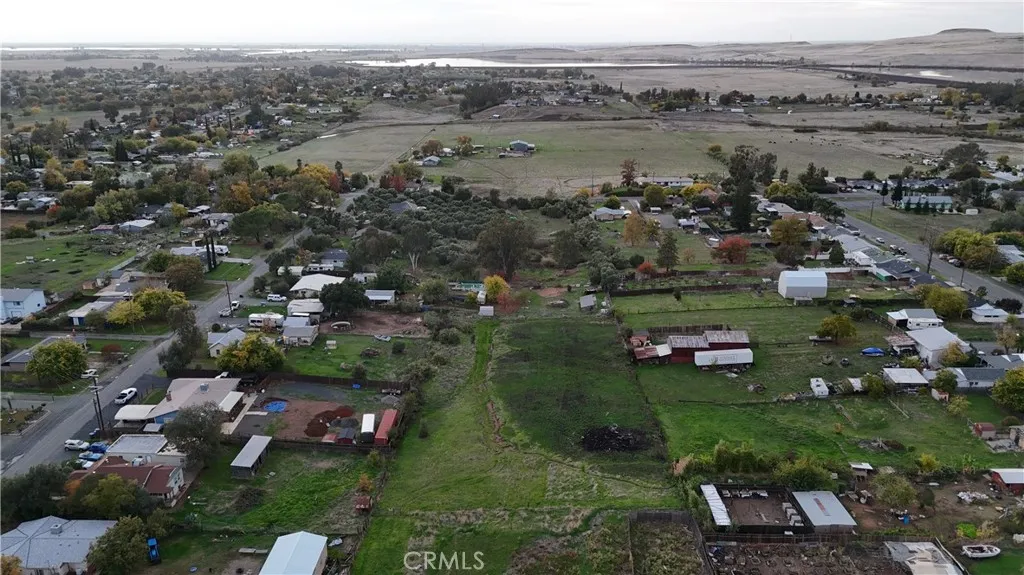 0 10th Oroville, CA 95965 - Photo 2 of 5 an aerial view of multiple house