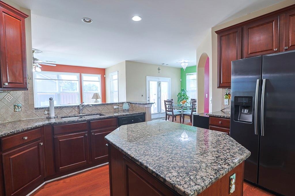 300 Hampton Place Canton, GA 30115 - Photo 15 of 82