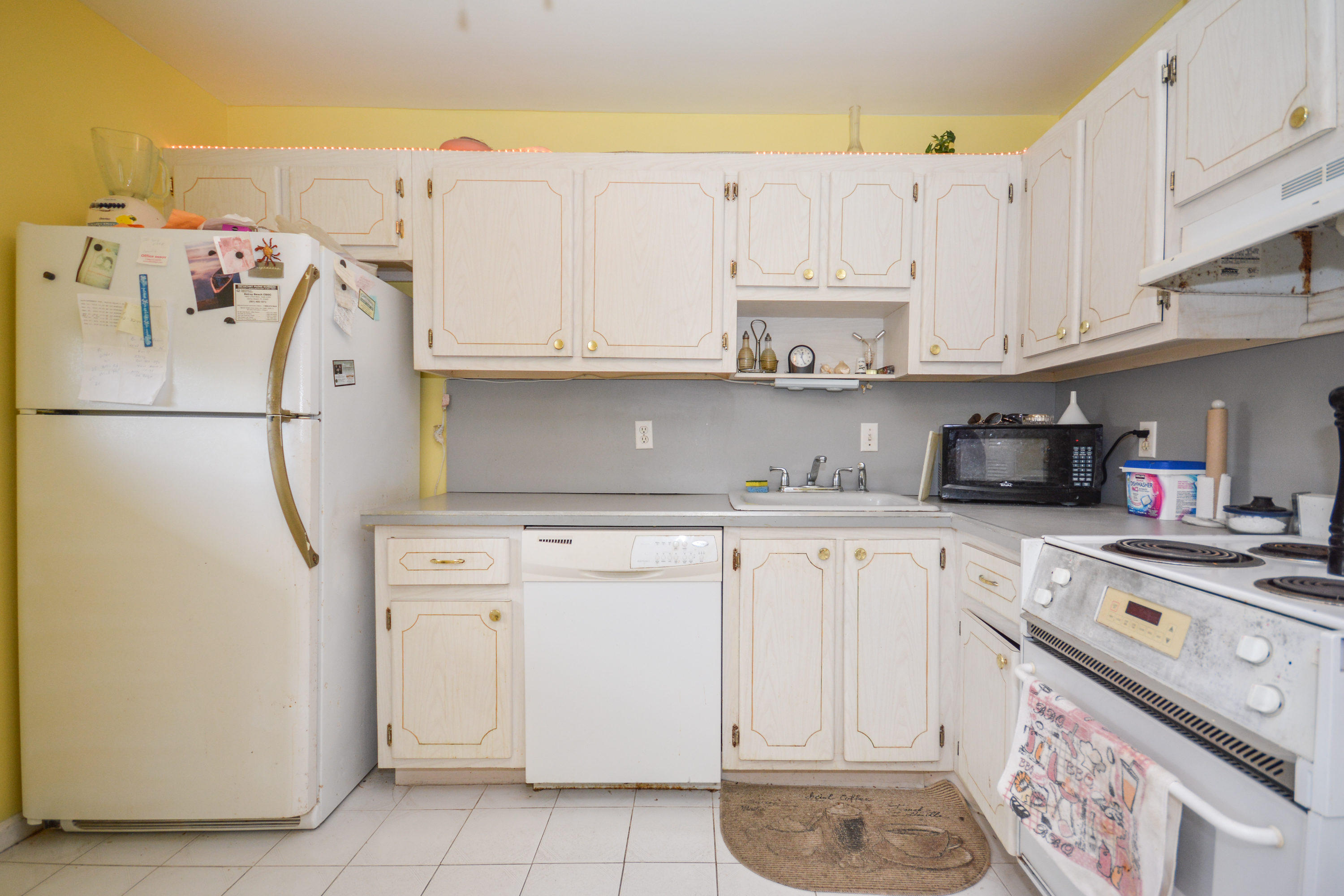 5900 Northeast 7th Avenue, Unit 304N Boca Raton, FL 33487 - Photo 4 of 25 5900 NE 7th Ave 304N Boca-print-004-3-Ki