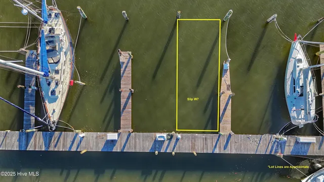 $28,000 | 414 Whittaker Point Road, Unit W7, Oriental, NC 28571