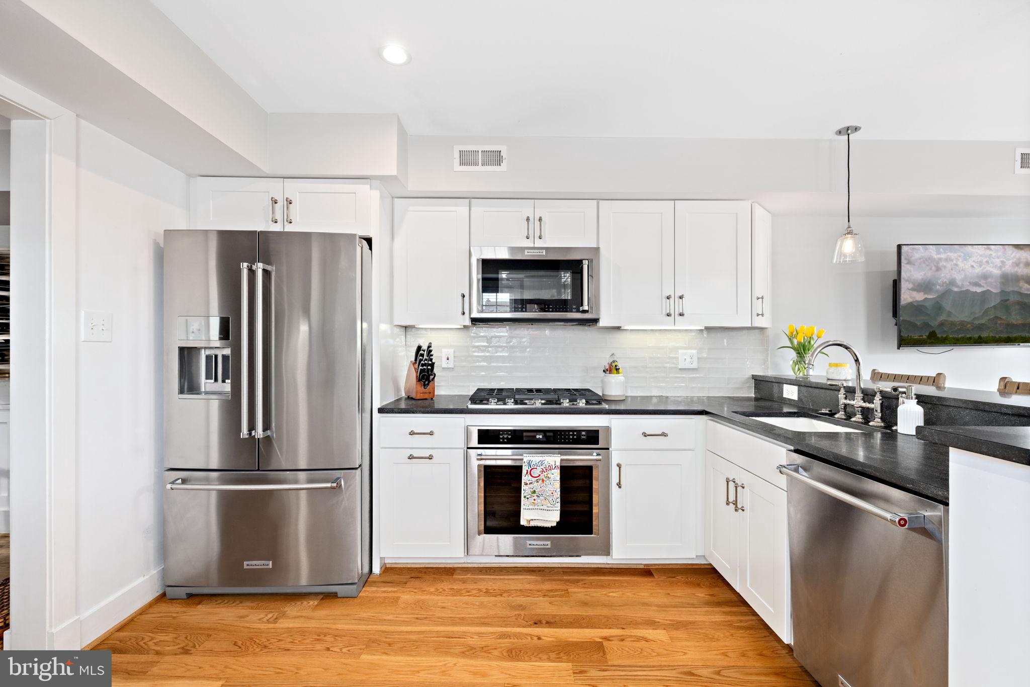 601 South St Asaph Street Alexandria, VA 22314 - Photo 11 of 38