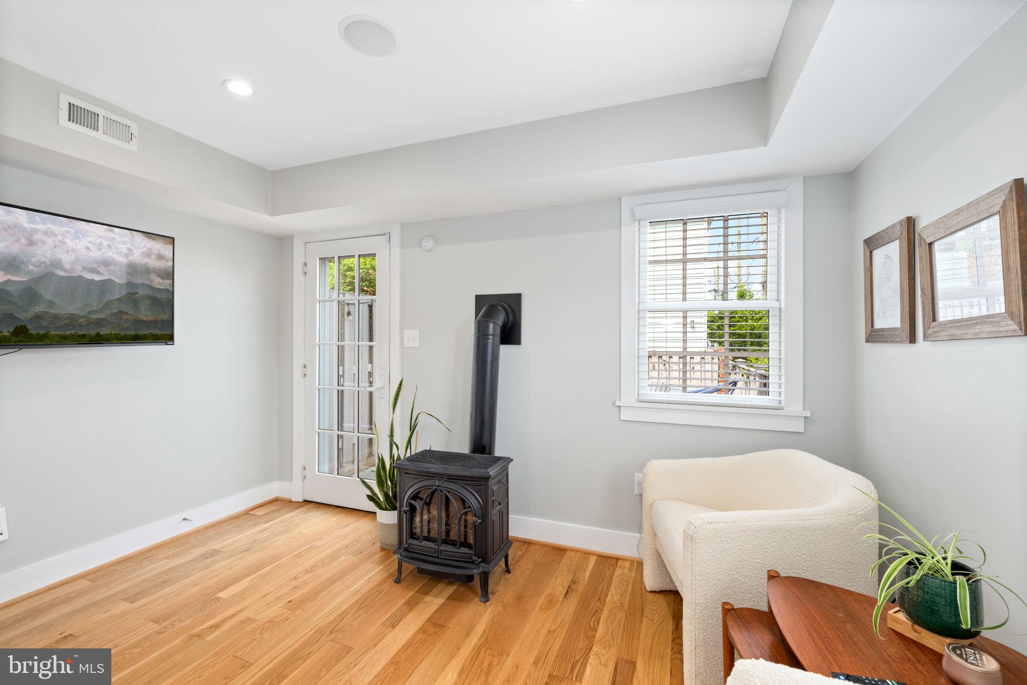 601 South St Asaph Street Alexandria, VA 22314 - Photo 14 of 38