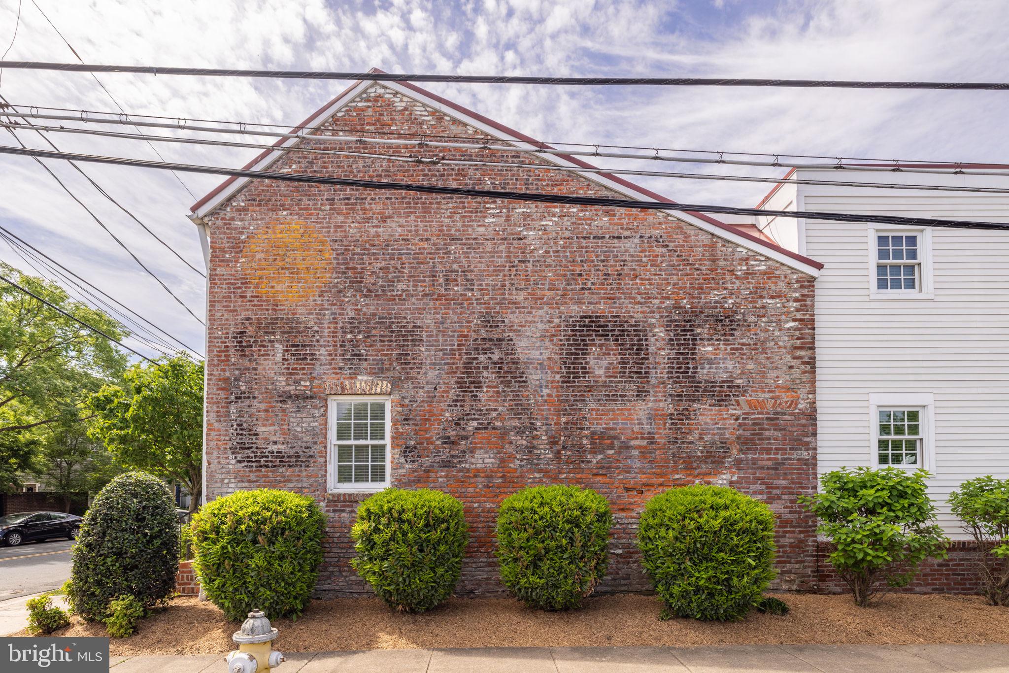 601 South St Asaph Street Alexandria, VA 22314 - Photo 3 of 38