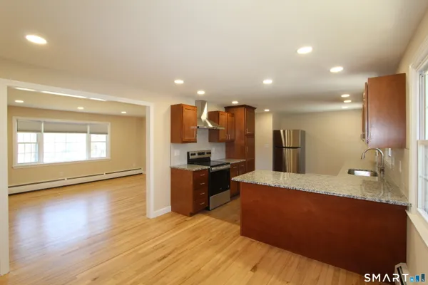 $3,000 | 32 Lexington Circle, Newington, CT 06111