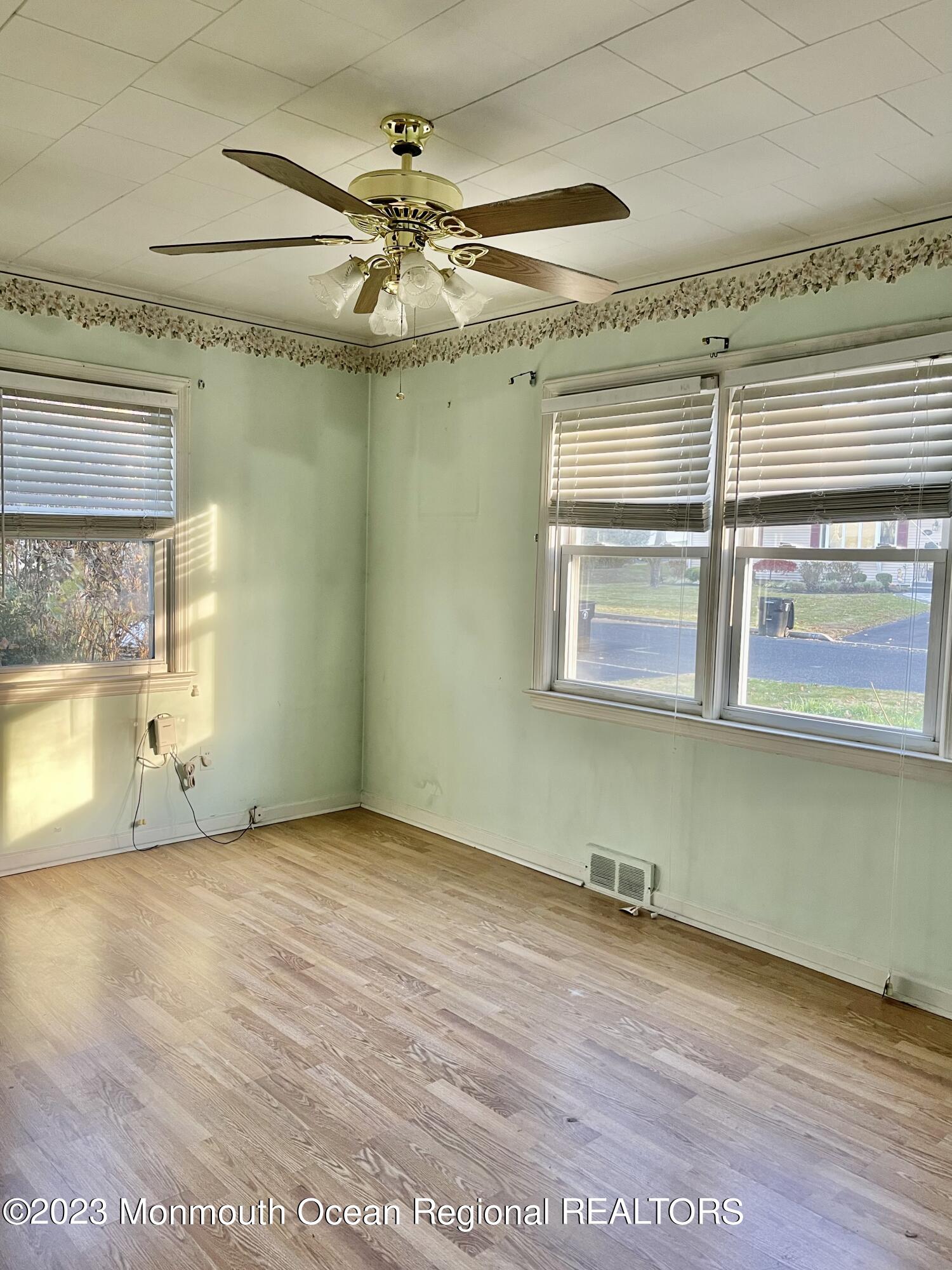 53 Crestview Drive Middletown, NJ 07748 - Photo 15 of 21 6806114B-C707-410F-A2DC-EDF6B5961221